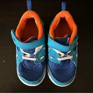 Nike Velcro Sneakers